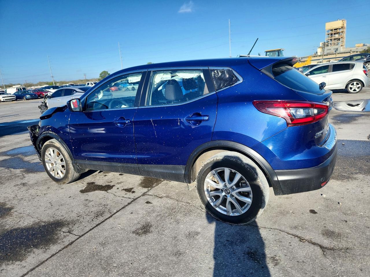 2021 Nissan Rogue Sport S - Фото 2