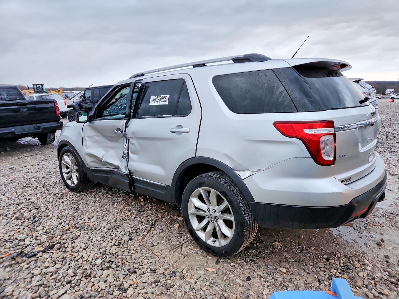 2011 Ford Explorer Xlt - Image 2
