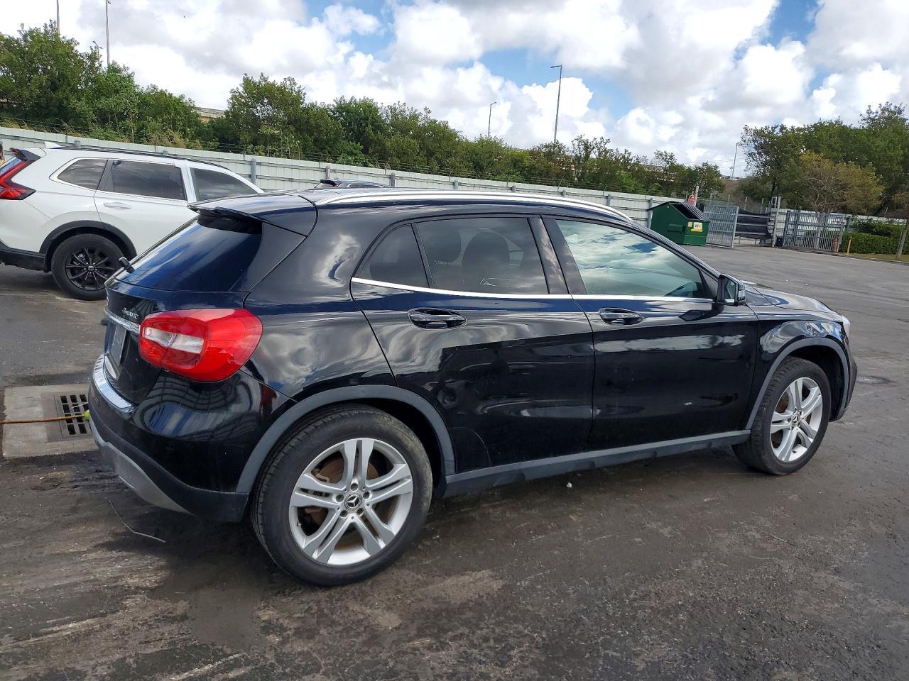 2018 Mercedes-Benz Gla 250 4Matic - Image 3