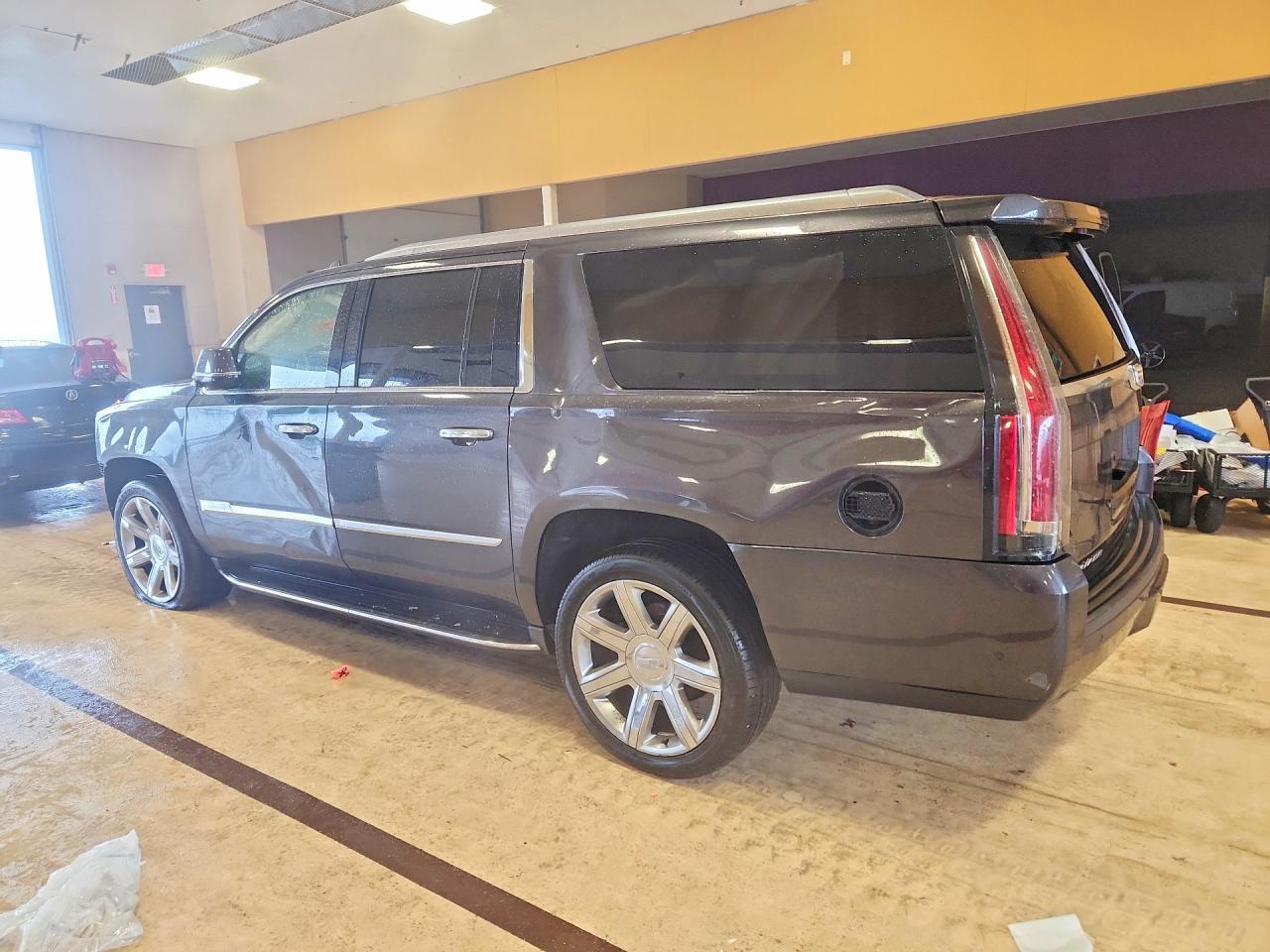 2017 Cadillac Escalade Esv Premium Luxury - Фото 2