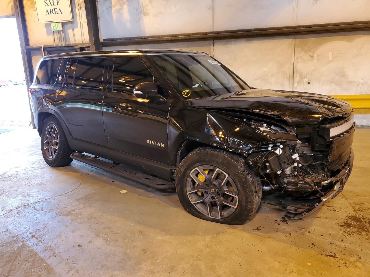 2023 Rivian R1S Adventure - Фото 4