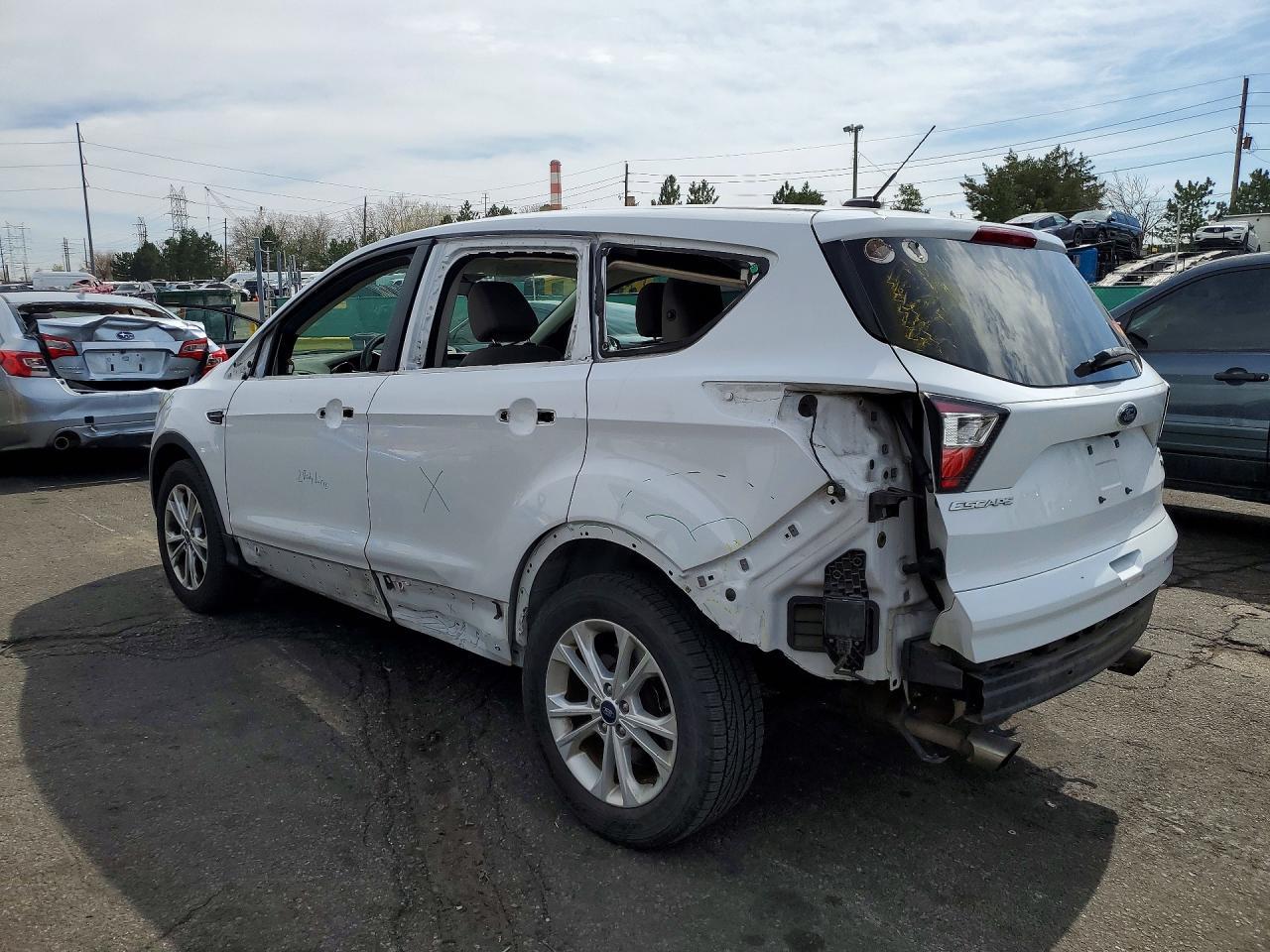 2017 Ford Escape Se - Фото 2