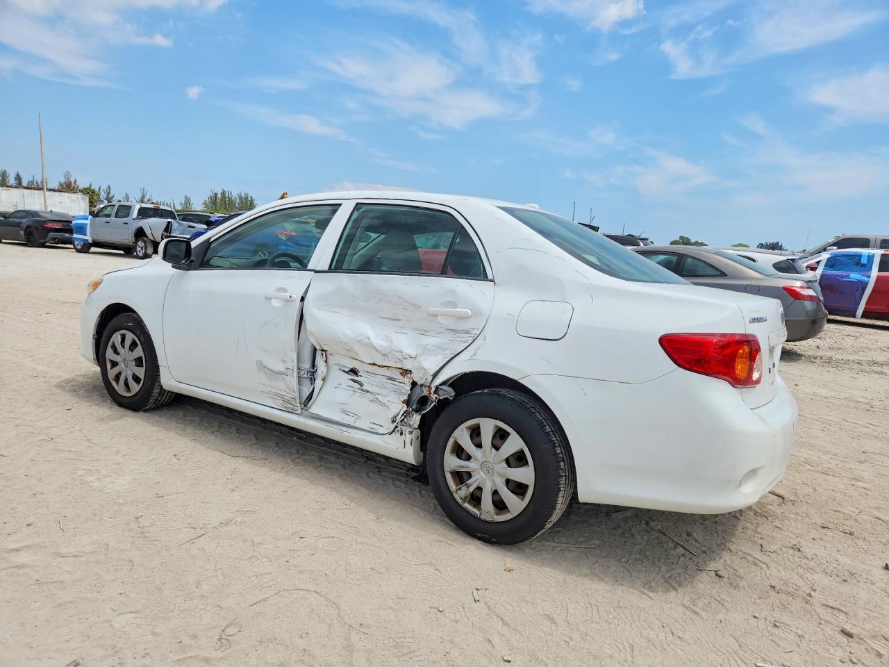 2009 Toyota Corolla Le - Image 2