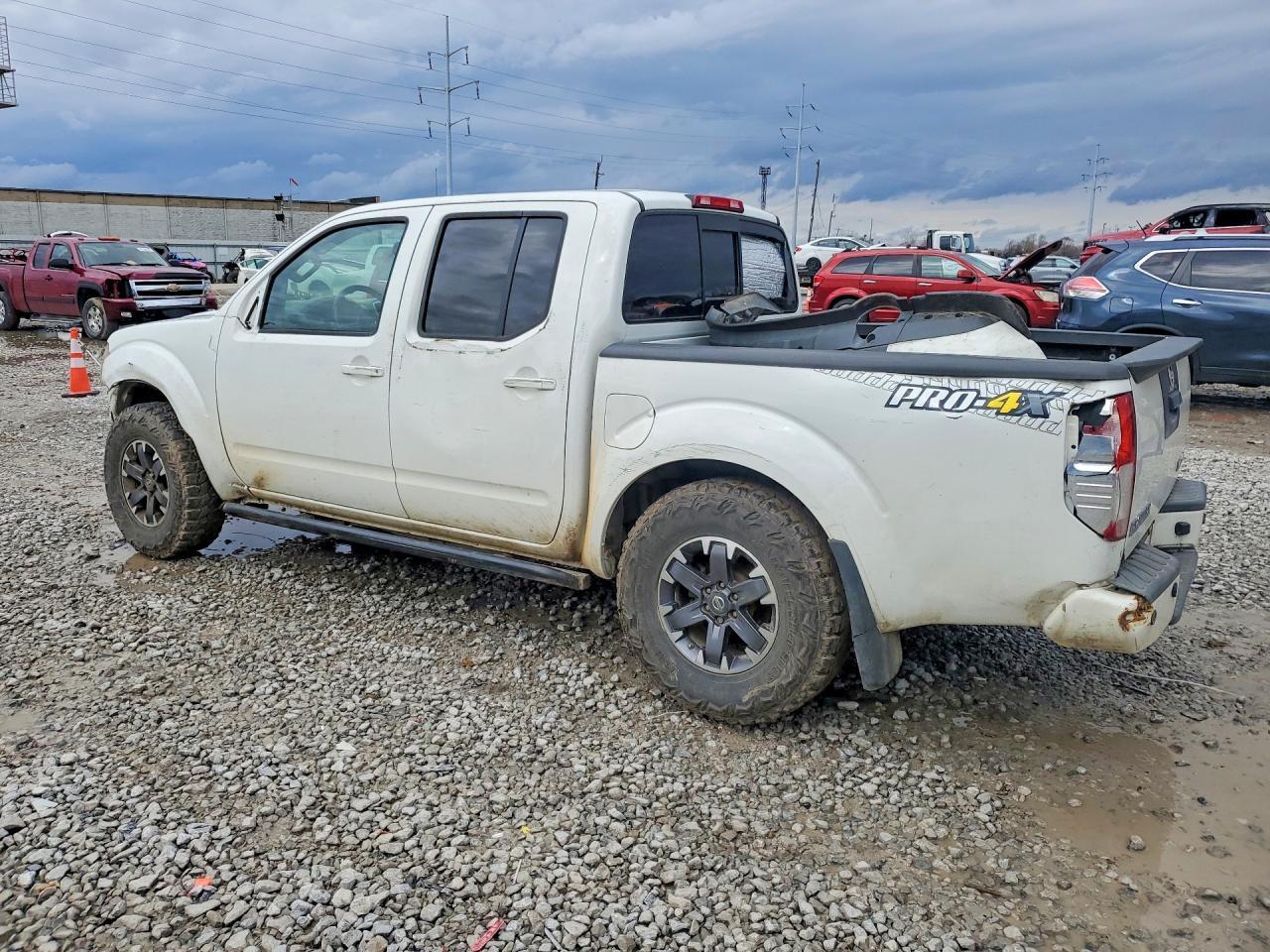 2015 Nissan Frontier Pro-4X - Image 2