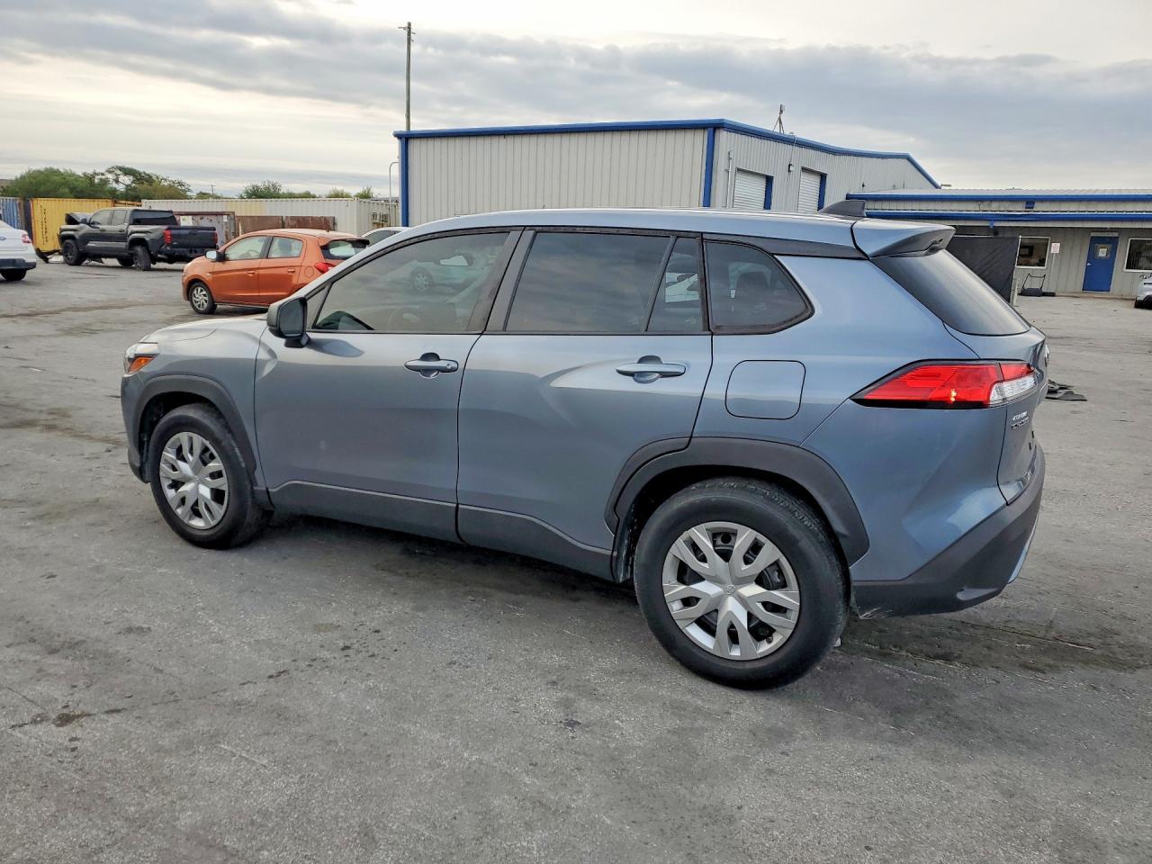 2022 Toyota Corolla Cross L - Image 2