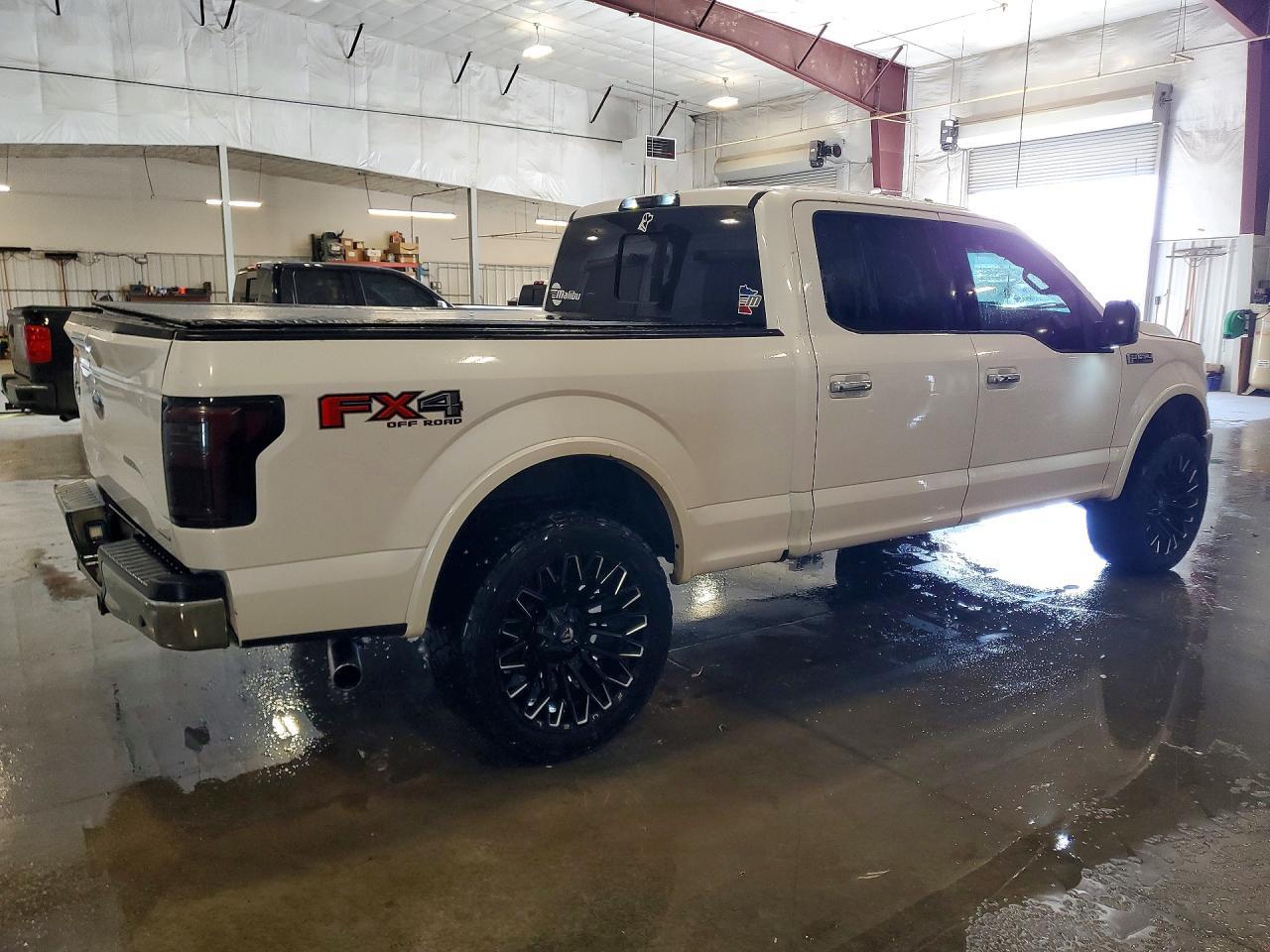 2015 Ford F150 Supercrew - Фото 3