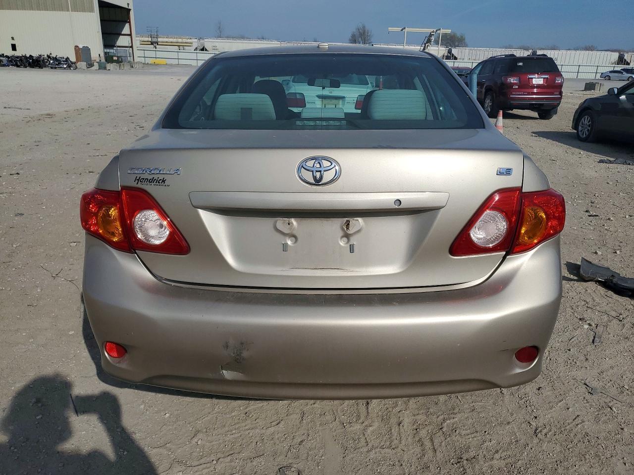 2010 Toyota Corolla Le - Фото 6