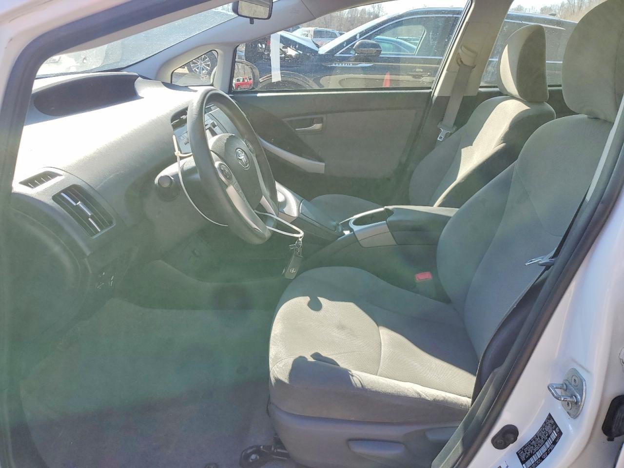 2013 Toyota Prius Three - Фото 7