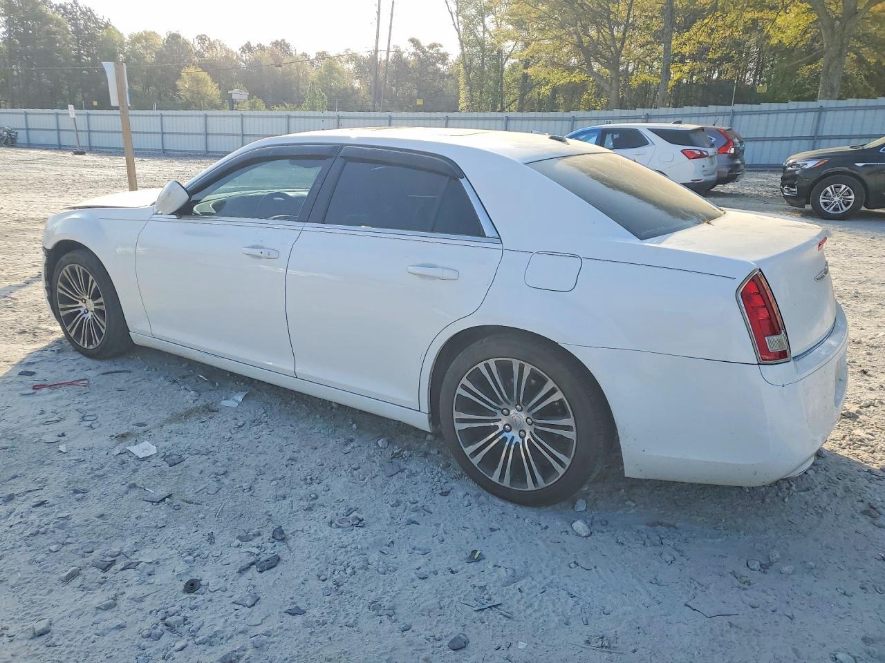 2012 Chrysler 300 S - Фото 2