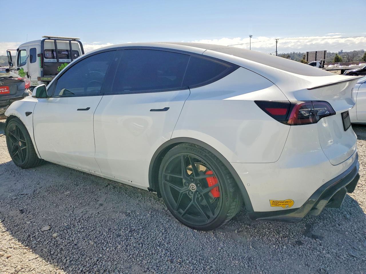 2022 Tesla Model Y - Фото 2