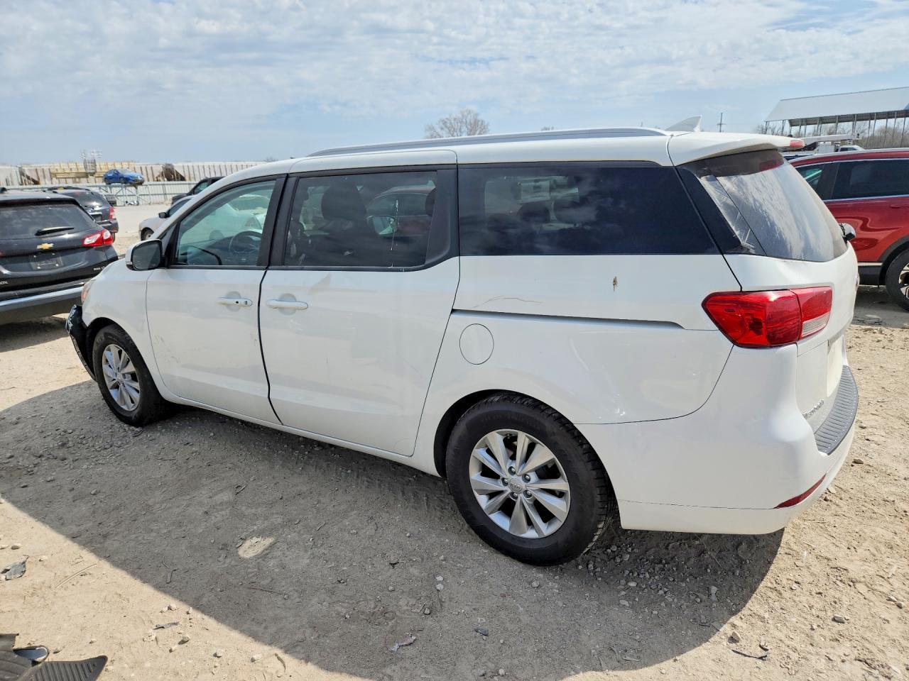 2016 Kia Sedona Lx - Image 2