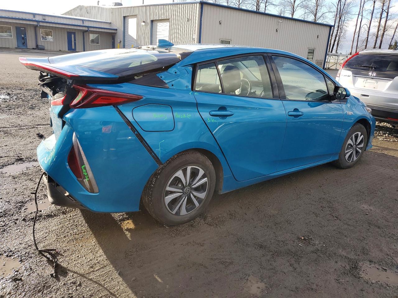 2017 Toyota Prius Prime Premium - Фото 3