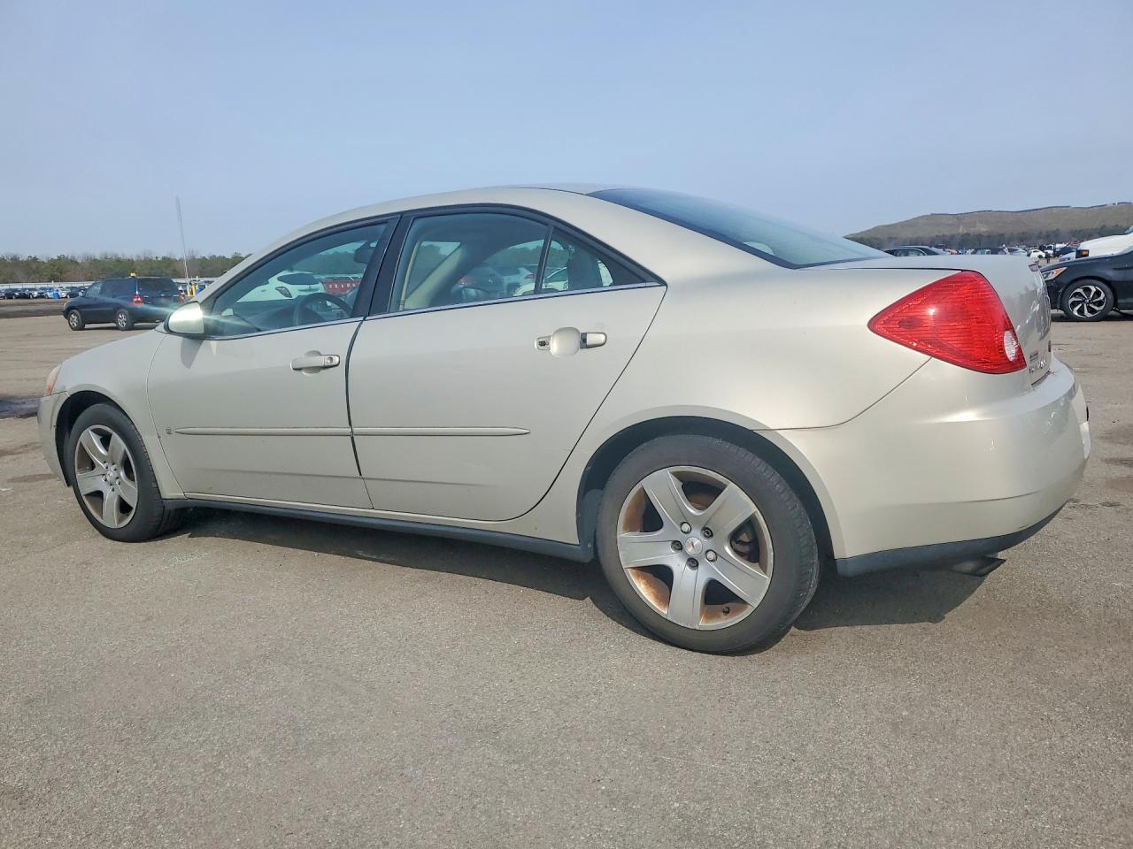 2009 Pontiac G6 - Фото 2