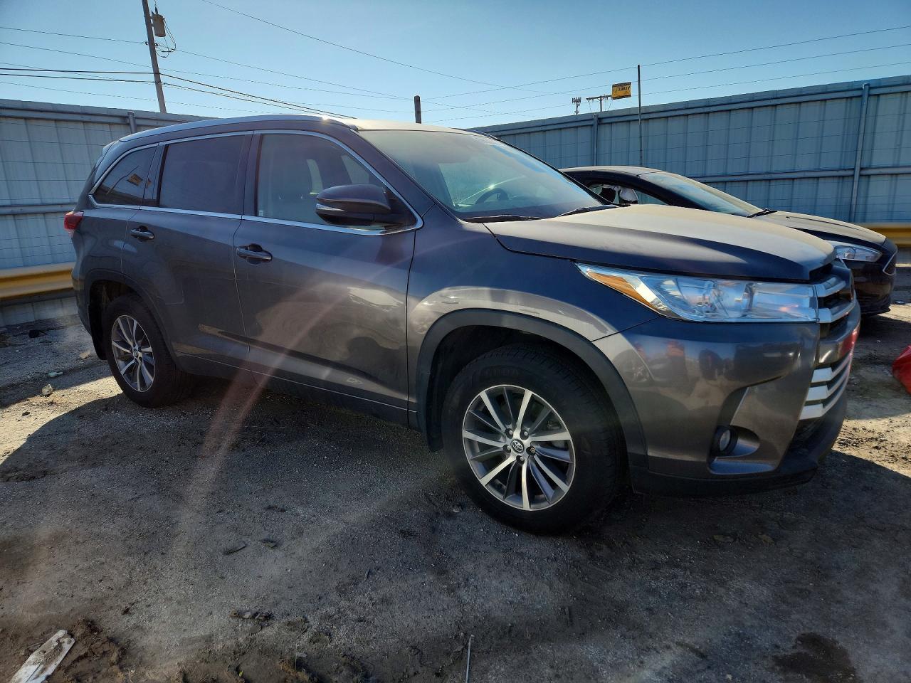 2018 Toyota Highlander Xle - Фото 4
