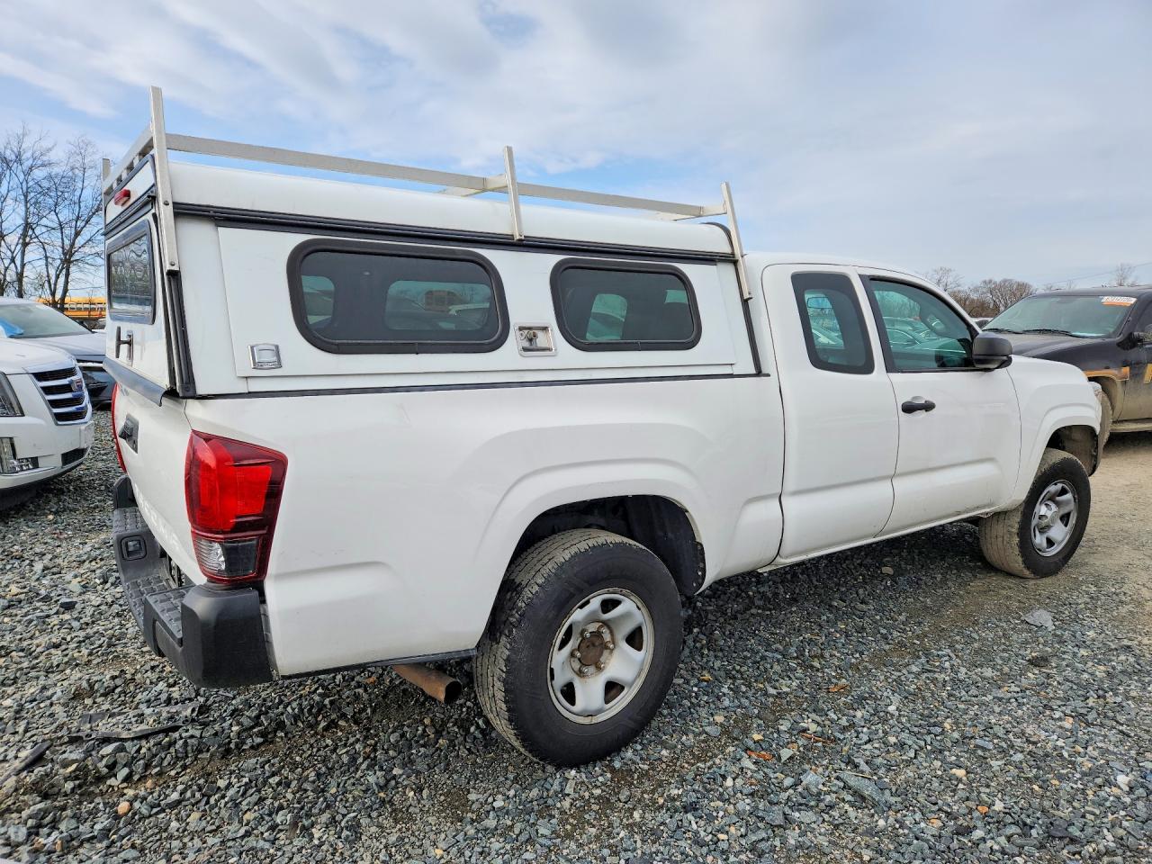 2018 Toyota Tacoma Sr - Фото 3