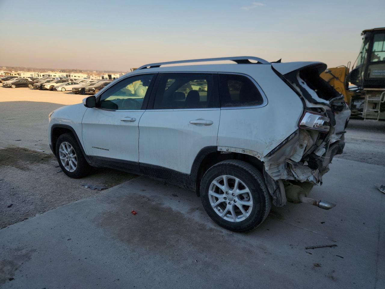 2015 Jeep Cherokee Latitude - Image 2