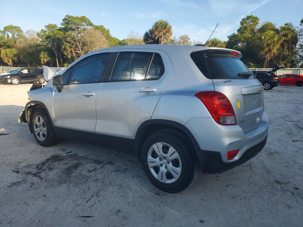 2017 Chevrolet Trax Ls - Фото 2