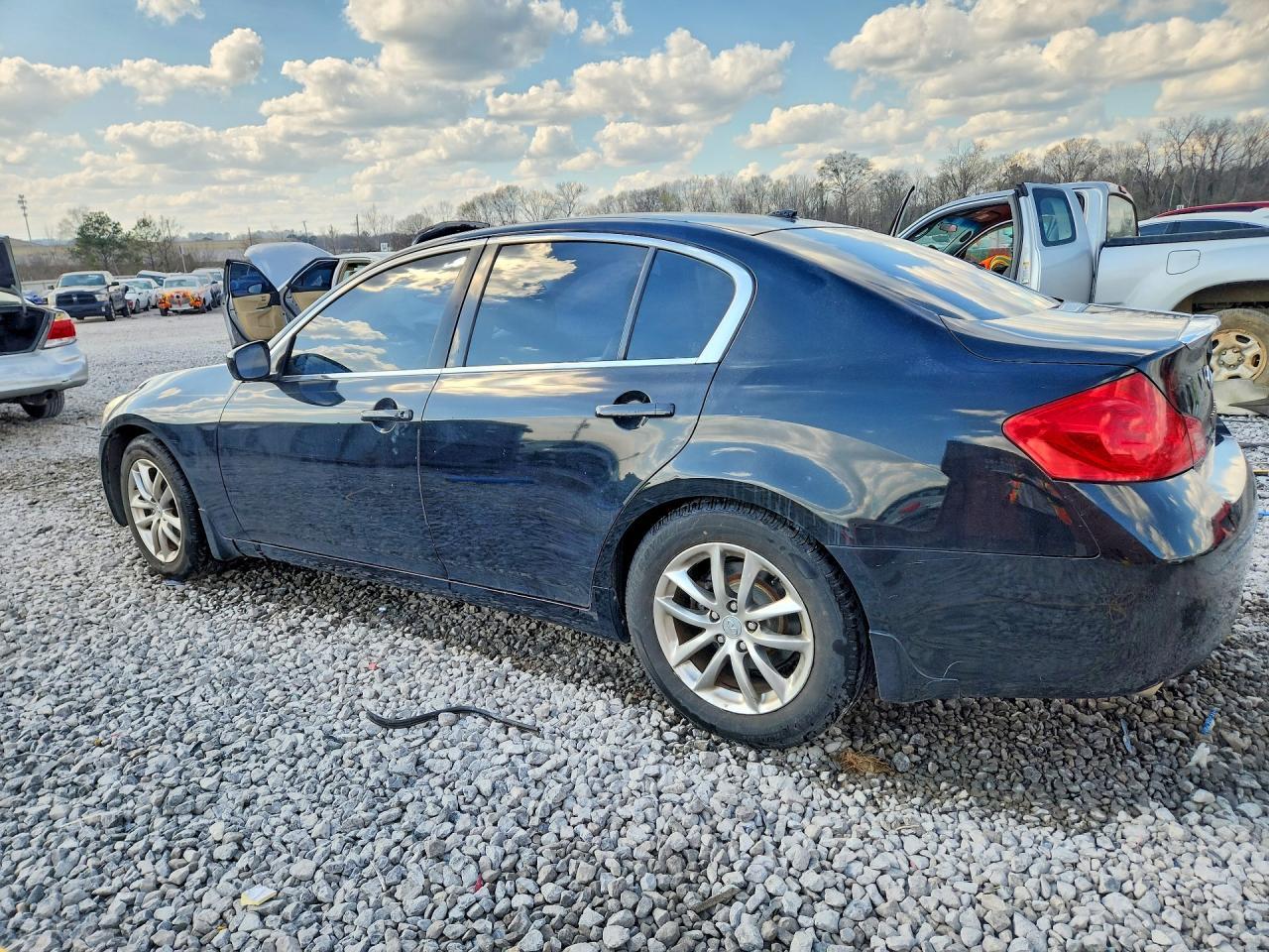 2009 Infiniti G37 Sedan Base - Фото 2