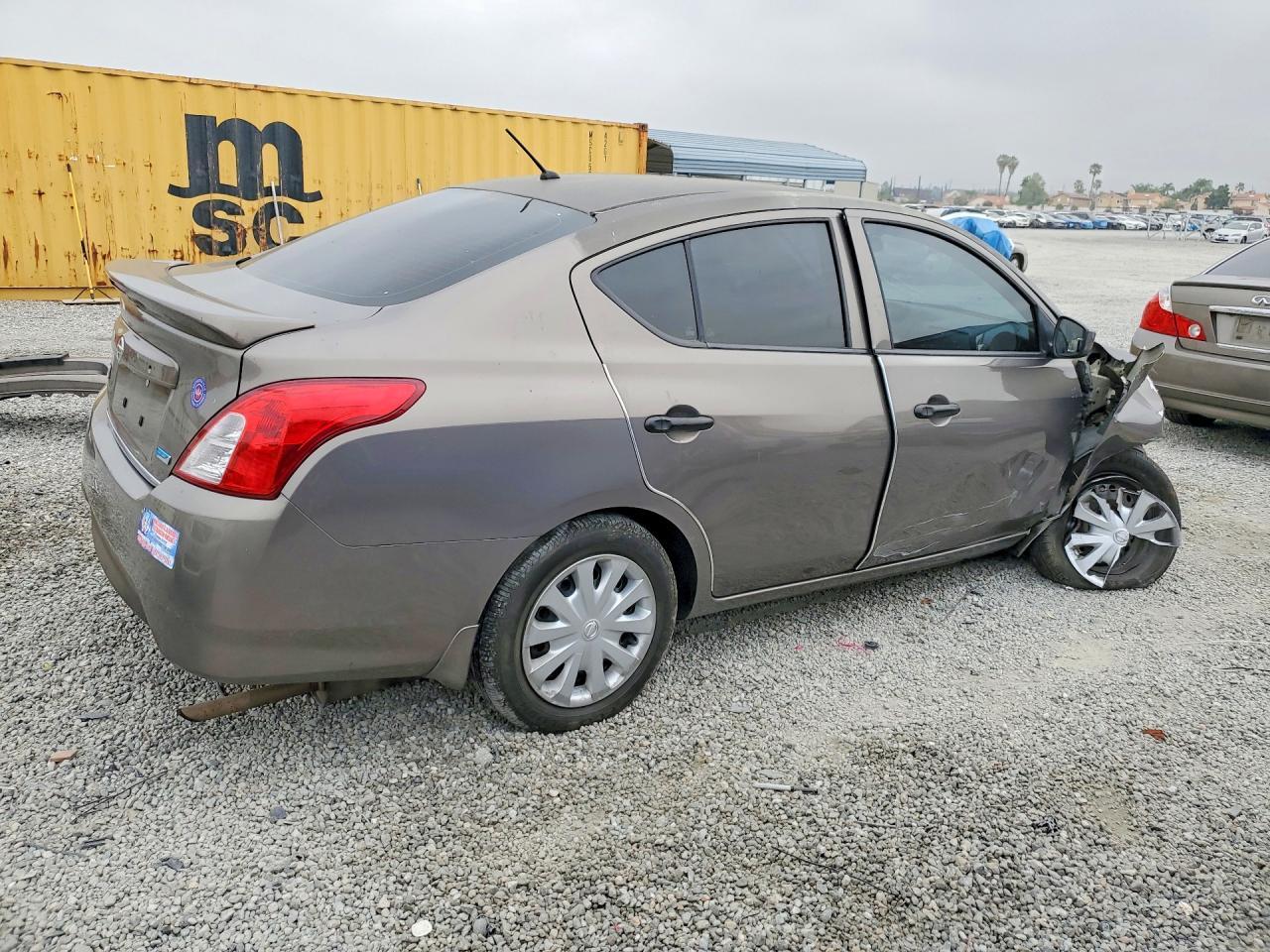 2016 Nissan Versa 1.6 S Plus - Фото 3