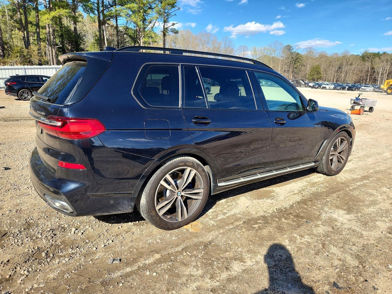 2021 BMW X7 xDrive40I - Фото 3