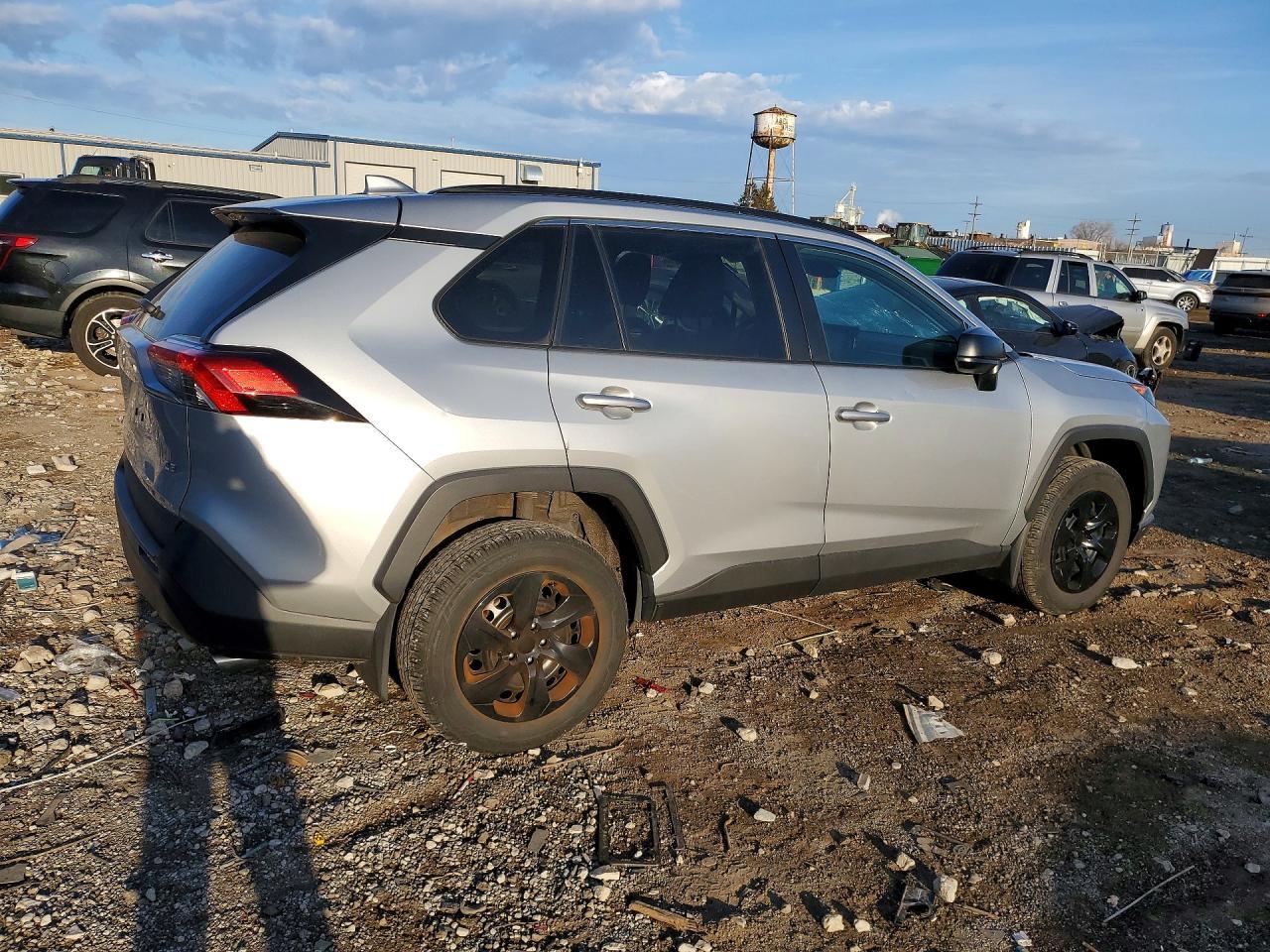 2020 Toyota Rav4 Le - Фото 3