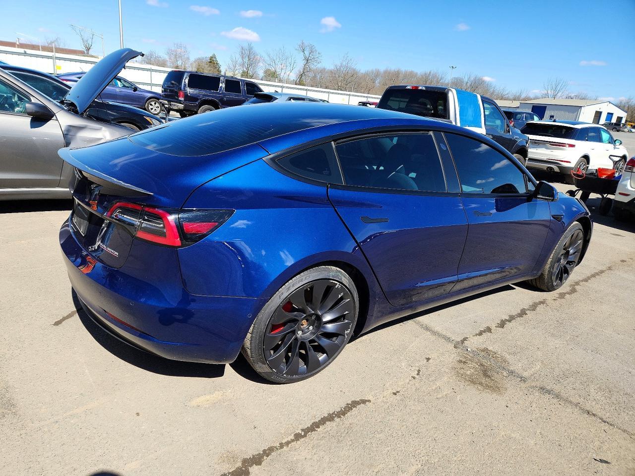 2022 Tesla Model 3 - Image 3