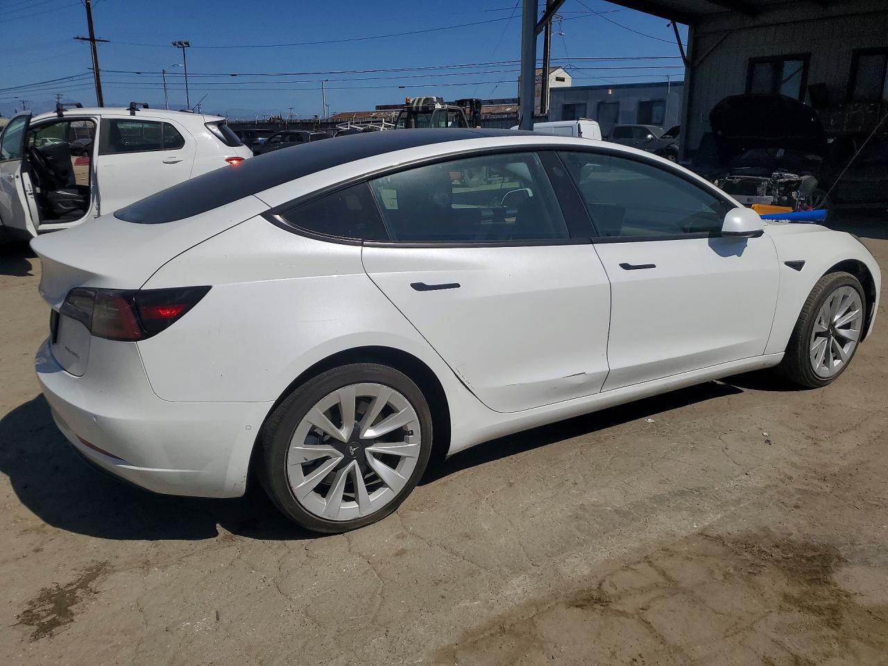 2021 Tesla Model 3 - Фото 3