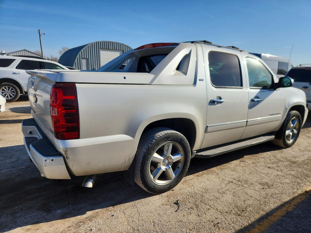 2011 Chevrolet Avalanche Ltz - Фото 3
