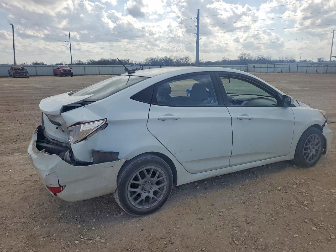 2016 Hyundai Accent Se - Image 3