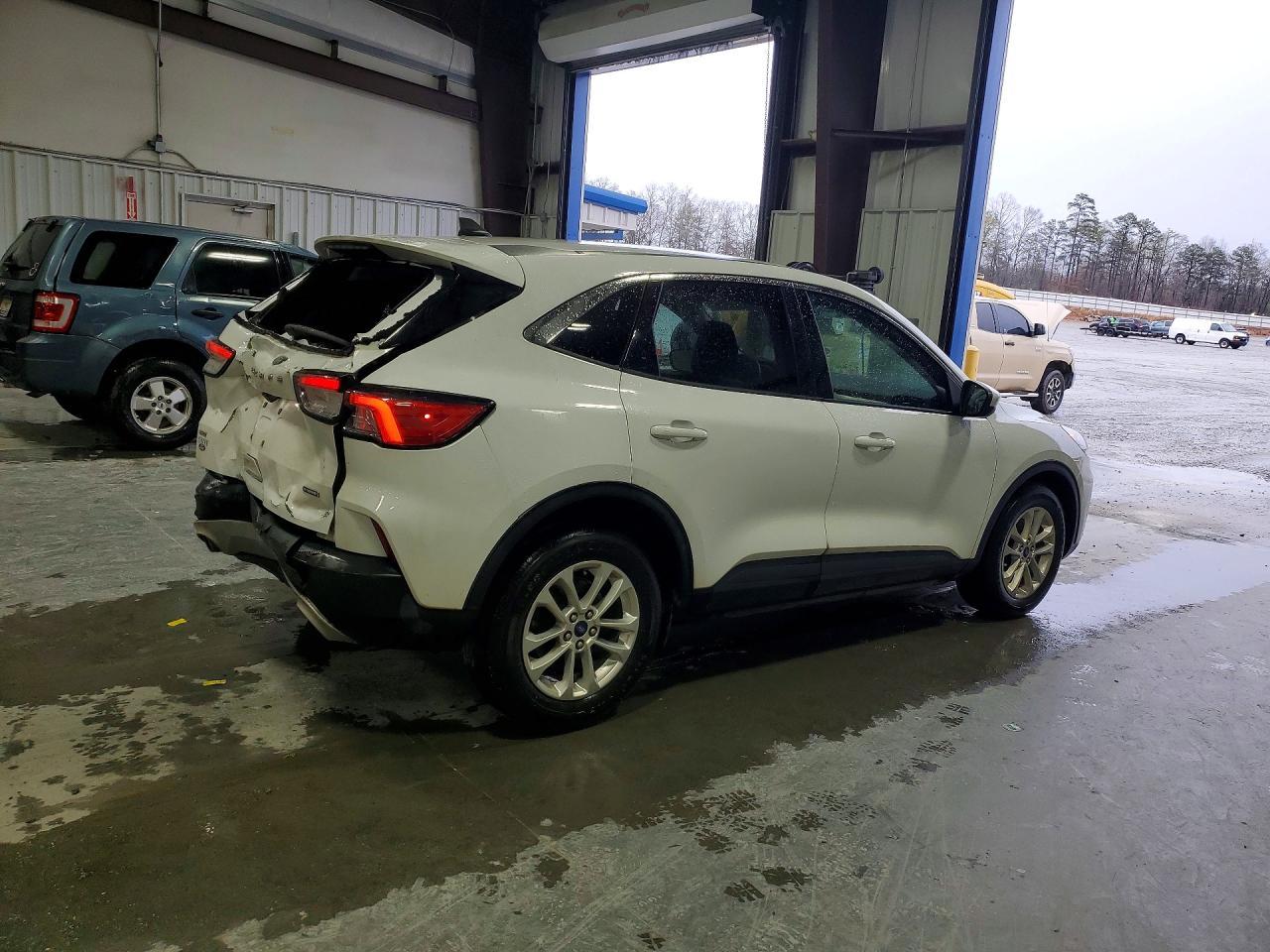 2021 Ford Escape - Фото 3