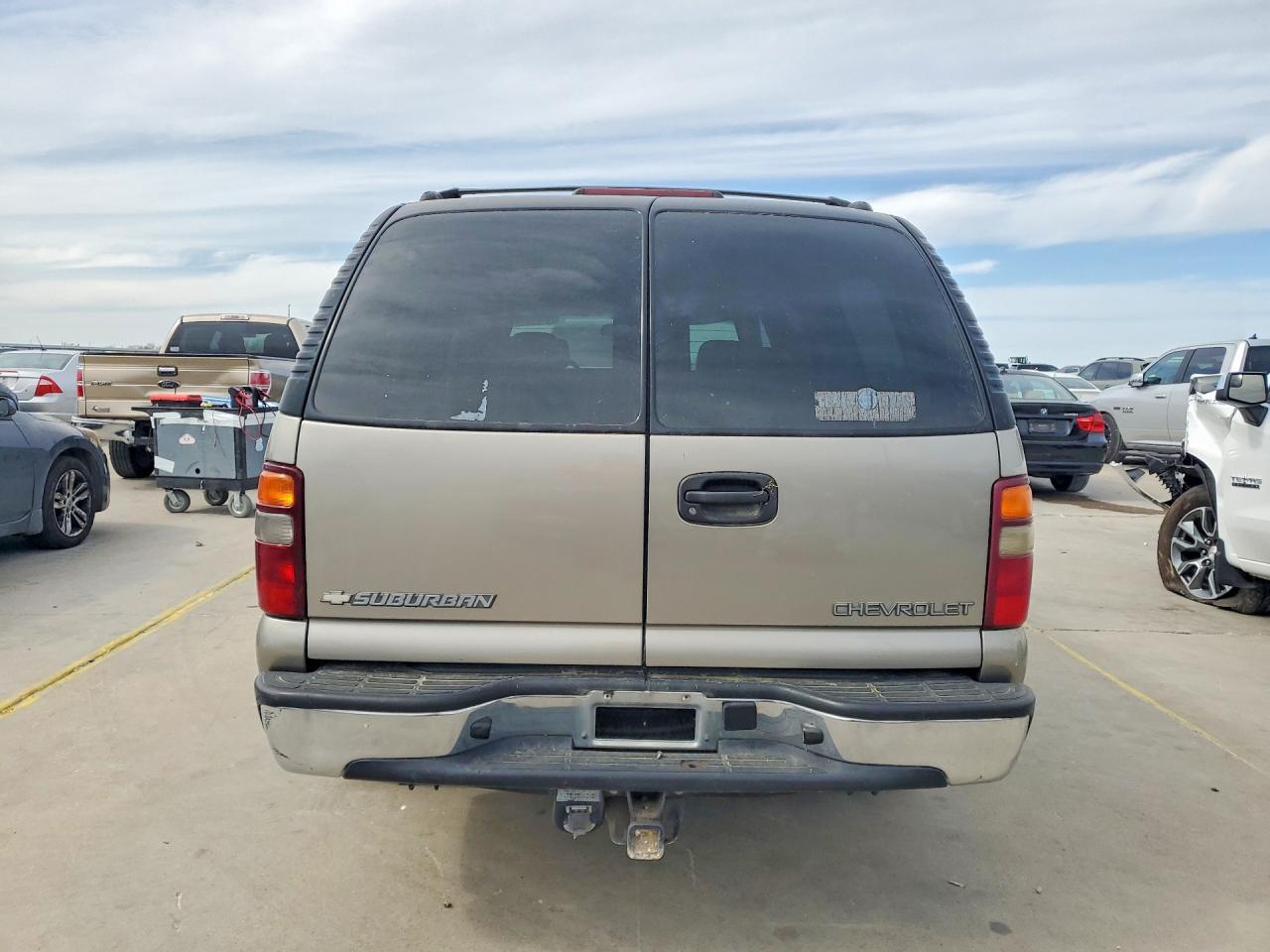2003 Chevrolet Suburban - Фото 6