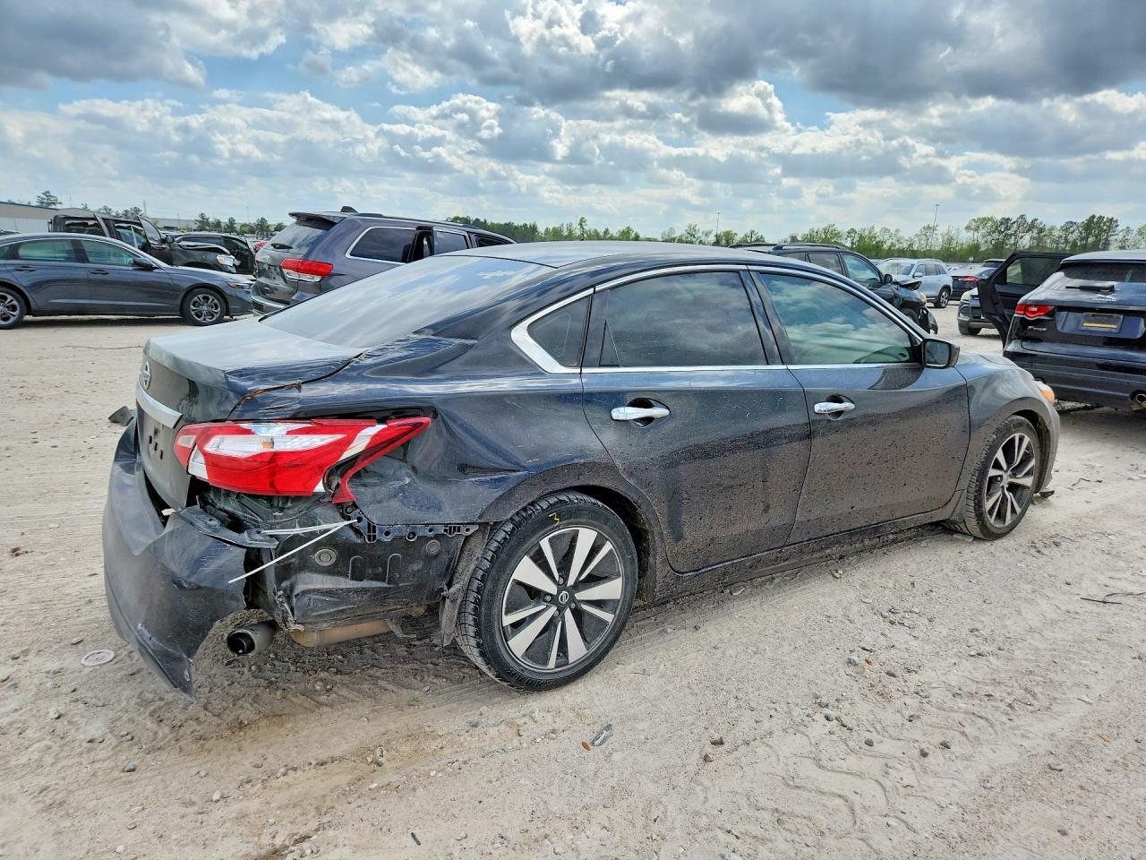 2017 Nissan Altima 2.5 S - Image 3