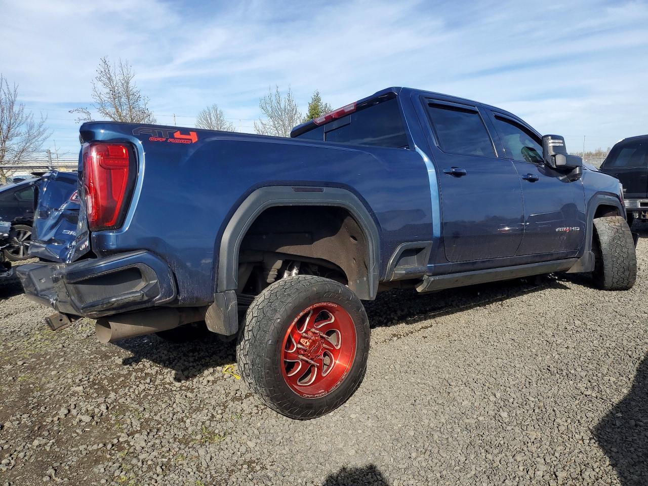 2022 GMC Sierra K2500 At4 - Фото 3
