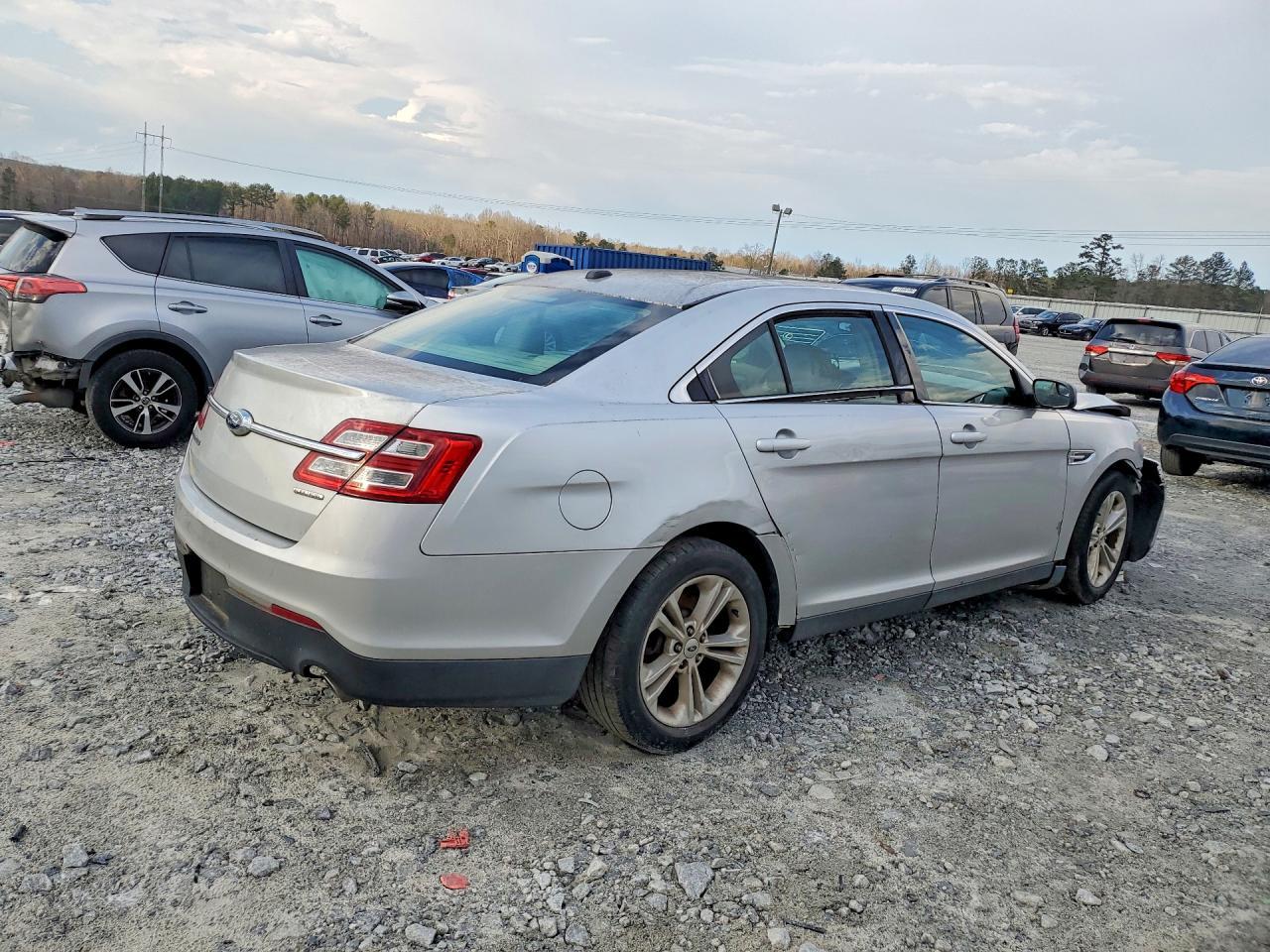 2015 Ford Taurus Se - Image 3
