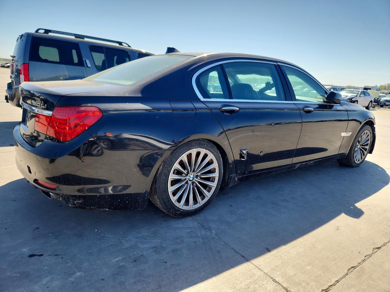 2011 BMW 750 Li - Image 3