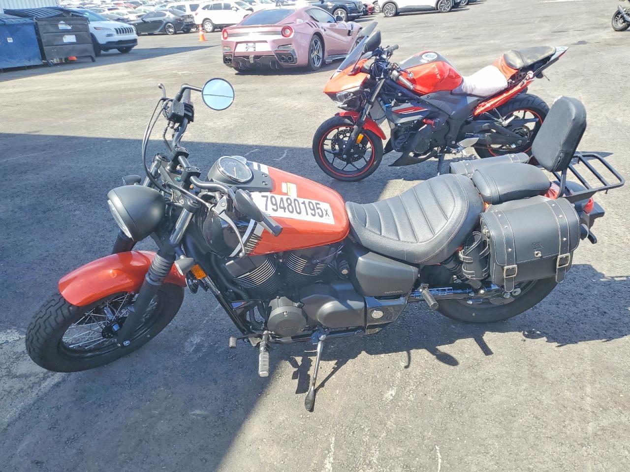 2025 Honda Vt750 C2B - Фото 3