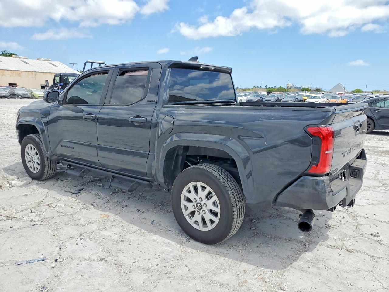 2025 Toyota Tacoma Sr5 - Фото 2