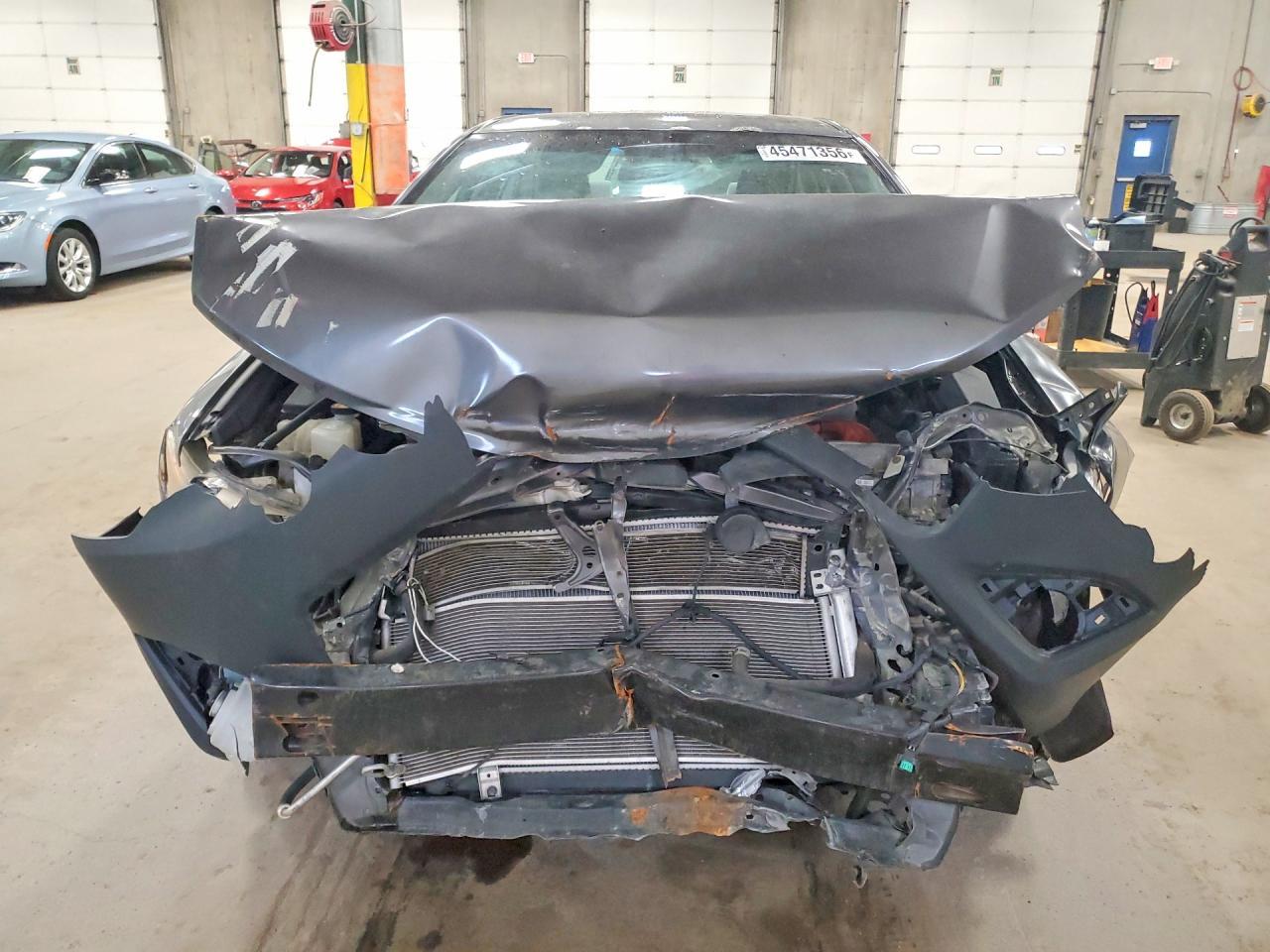 2013 Toyota Camry Hybrid Le - Image 5