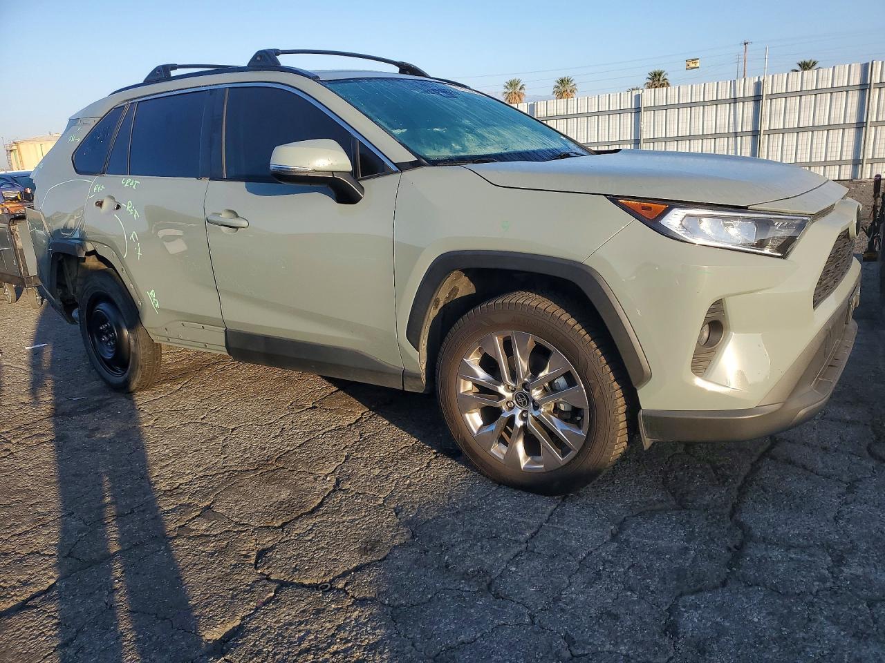 2021 Toyota Rav4 Xle Premium - Image 4
