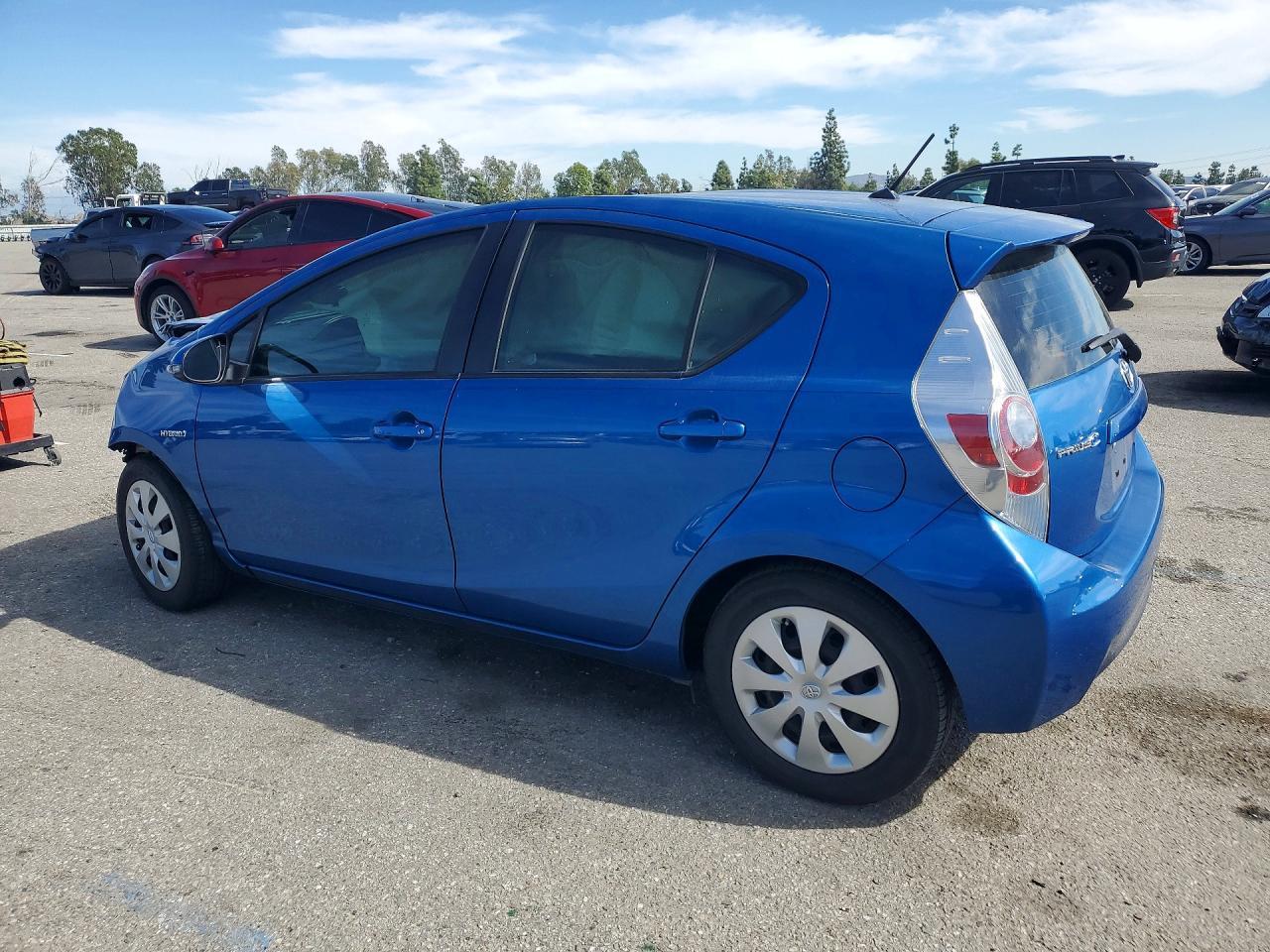 2014 Toyota Prius C One - Фото 2