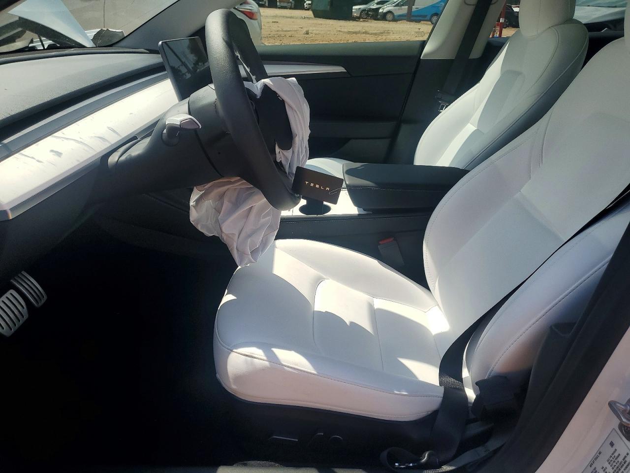 2023 Tesla Model 3 - Фото 7