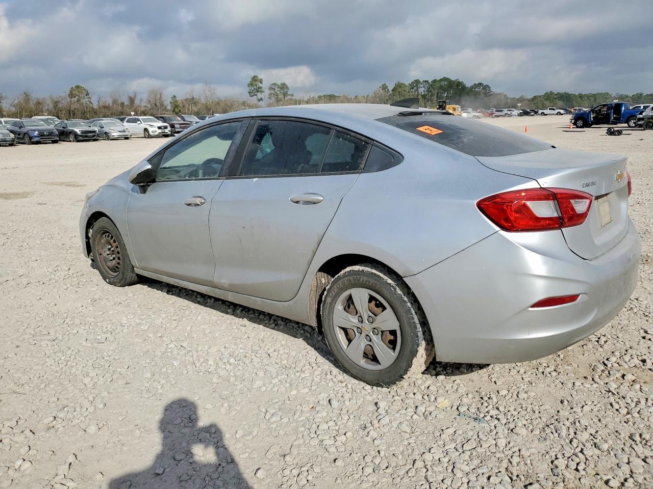 2018 Chevrolet Cruze Ls - Фото 2