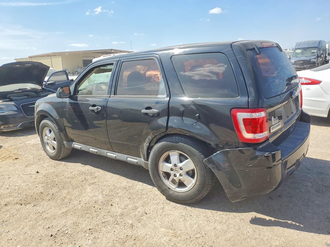 2012 Ford Escape Xls - Фото 2