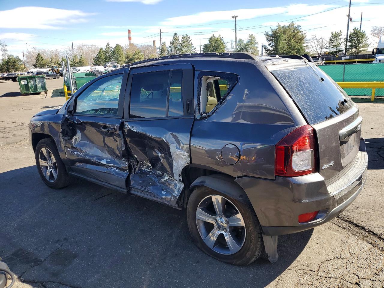 2017 Jeep Compass Latitude - Фото 2