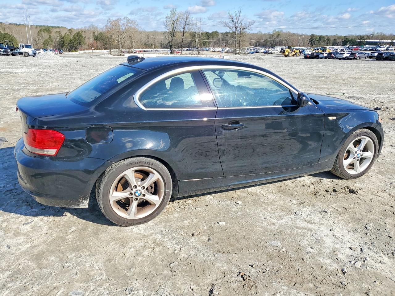 2011 BMW 128 I - Image 3