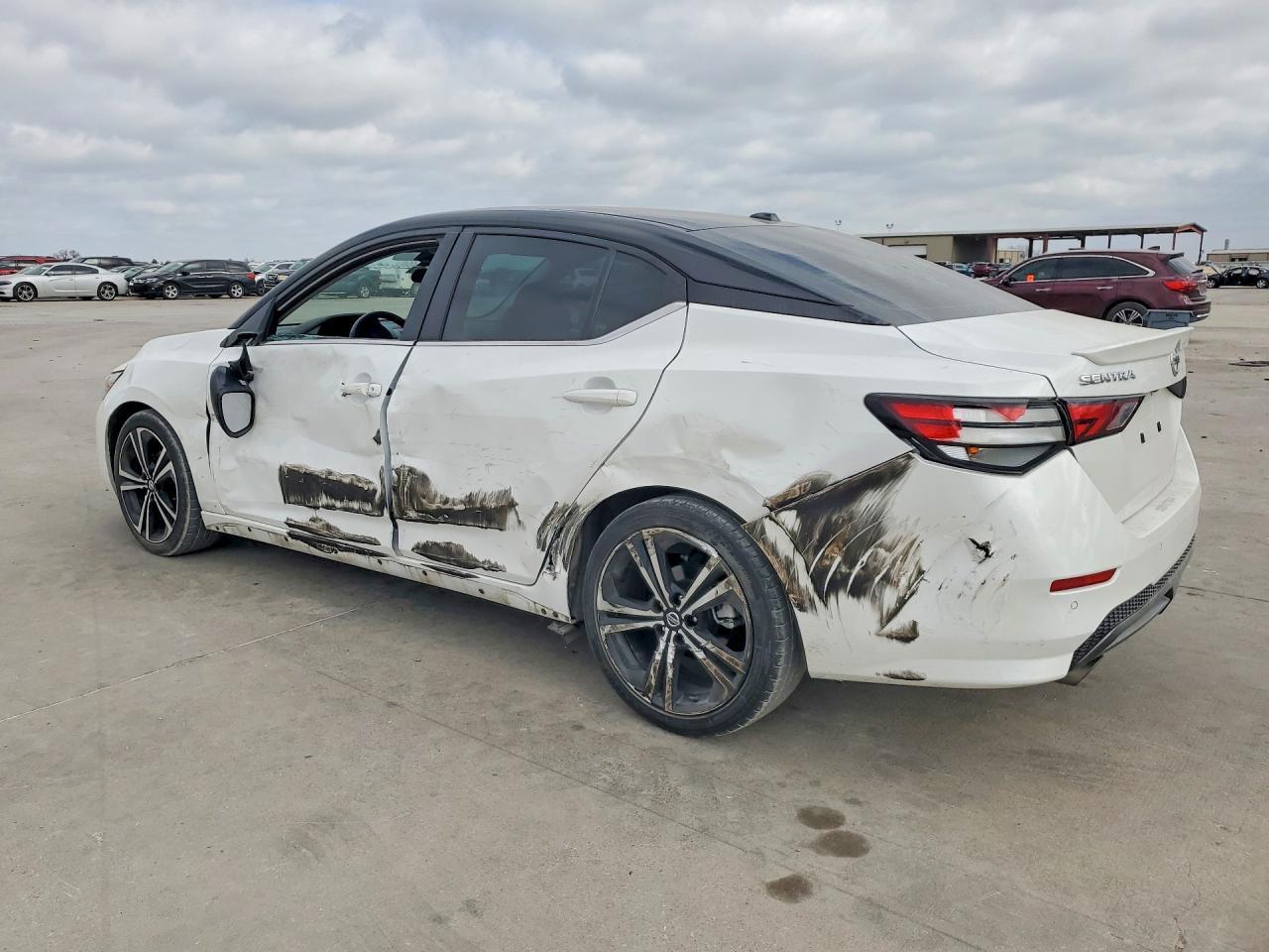 2023 Nissan Sentra Sr - Image 2