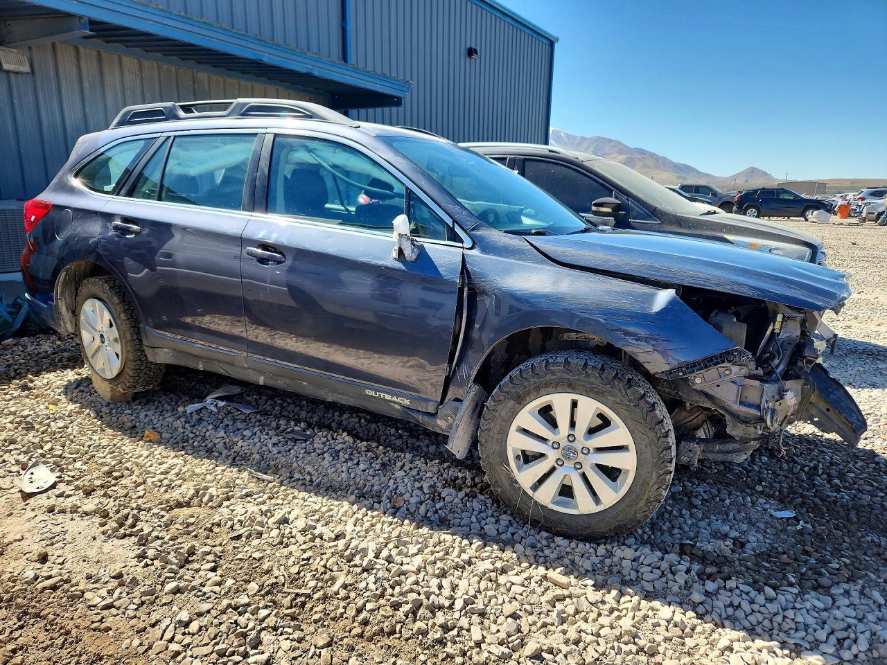 2017 Subaru Outback 2.5I - Image 4