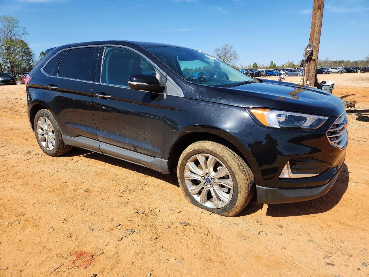 2022 Ford Edge Titanium - Image 4