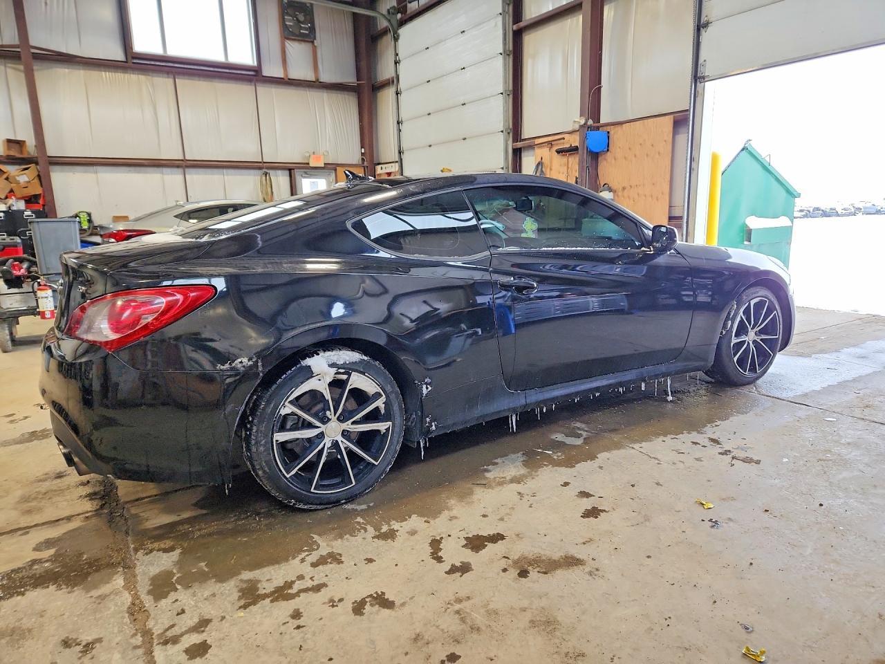 2011 Hyundai Genesis Coupe 2.0T - Фото 3