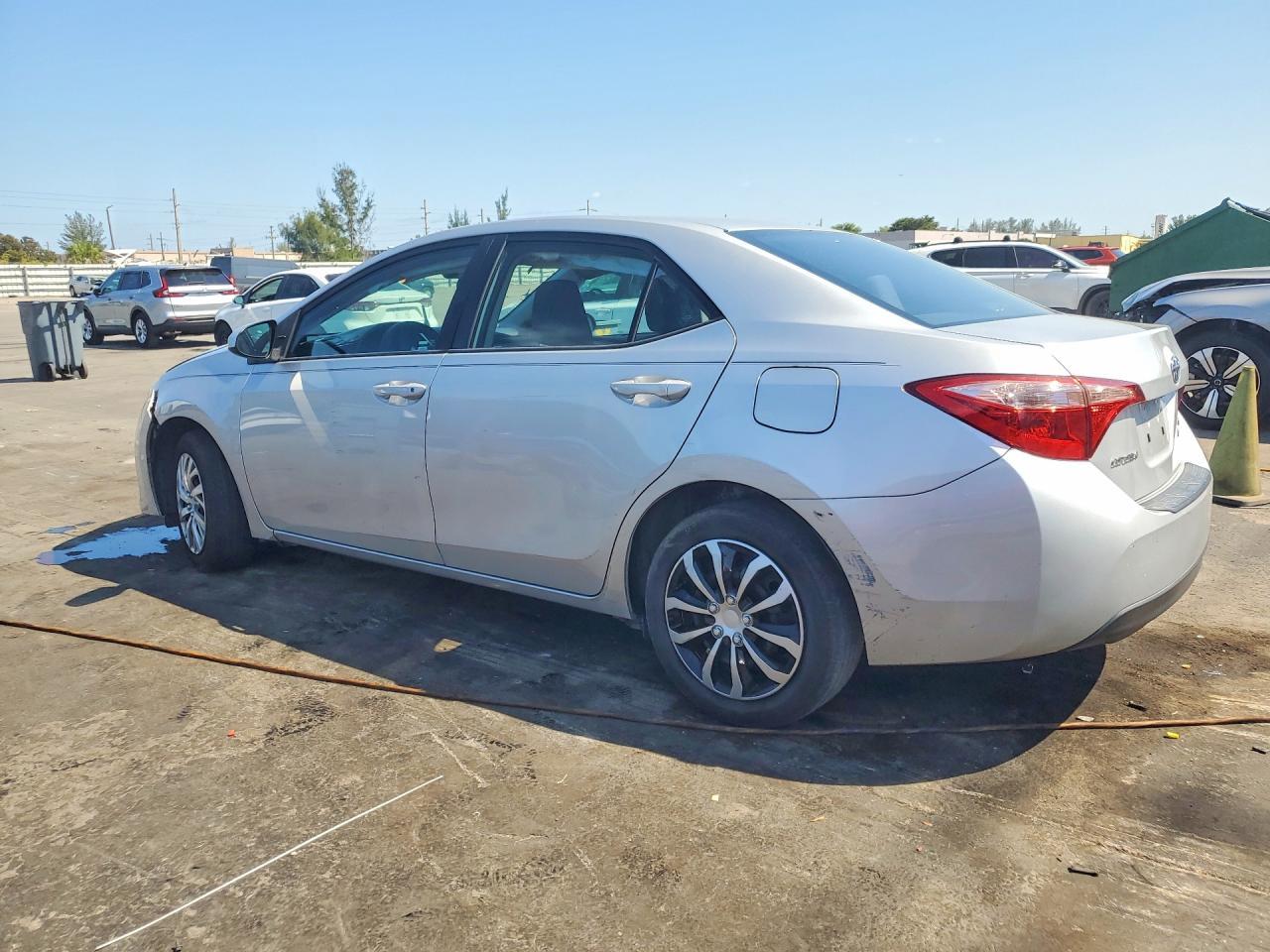 2017 Toyota Corolla Le - Фото 2